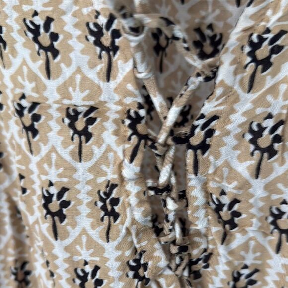 Cream Bell Sleeve V-Neck Tunic - Picture 6 of 13